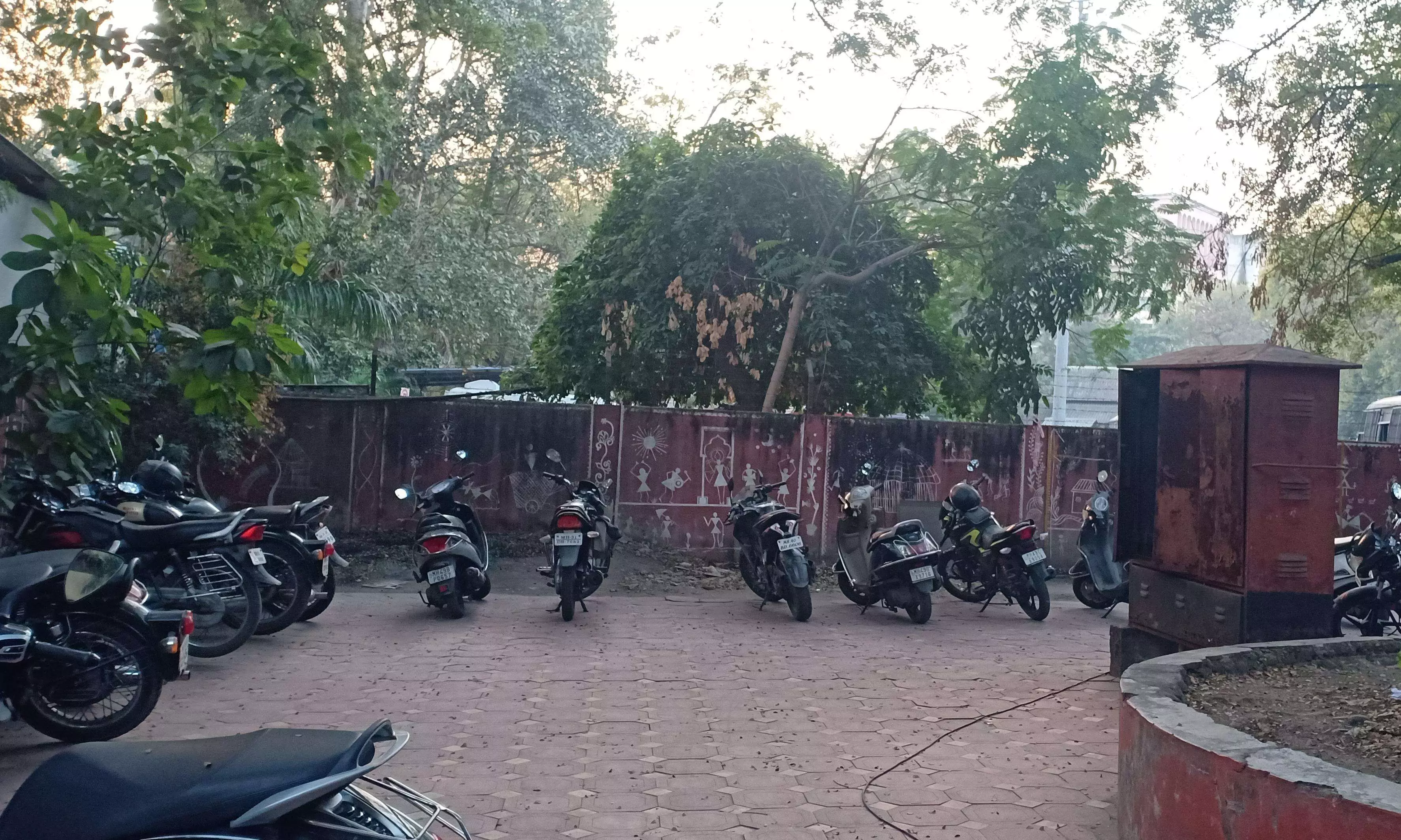 कोषागार की सुरक्षा दीवार तोड़कर बनाया जाएगा रास्ता, यहीं से जाना होगा कलेक्टोरेट कोषागार की सुरक्षा दीवार तोड़कर बनाया जाएगा रास्ता, यहीं से जाना होगा कलेक्टोरेट