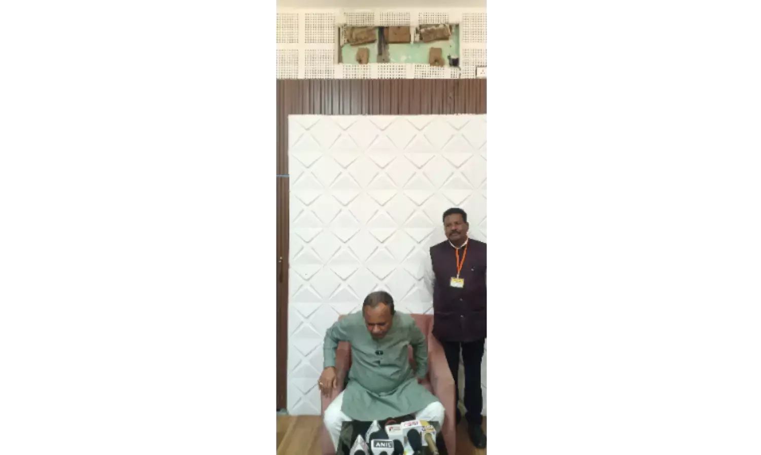वीआईपी के लिए खतरे की घंटी बन गया है रवि भवन के कांफरेंस हॉल का चेंबर