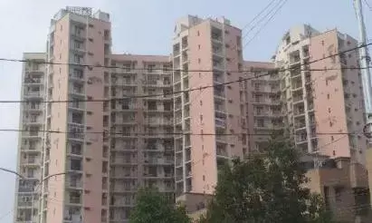 नोएडा में एक लॉ स्टूडेंट की 7 वें फ्लोर से गिरने से मौत नोएडा में एक लॉ स्टूडेंट की 7 वें फ्लोर से गिरने से मौत