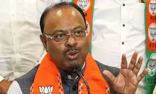 क्या भाजपा से गठबंधन तोड़कर पछता रहे उद्धव ठाकरे? मंत्री चंद्रशेखर बावनकुले के दावे ने बड़ा सियासी पारा क्या भाजपा से गठबंधन तोड़कर पछता रहे उद्धव ठाकरे? मंत्री चंद्रशेखर बावनकुले के दावे ने बड़ा सियासी पारा