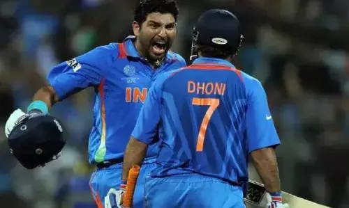 अंतरराष्ट्रीय क्रिकेट में इन खिलाड़ियों ने लगाए हैं सबसे लंबा छक्का, फेहरिस्त में दो दिग्गज भारतीय खिलाड़ियों का भी नाम शामिल अंतरराष्ट्रीय क्रिकेट में इन खिलाड़ियों ने लगाए हैं सबसे लंबा छक्का, फेहरिस्त में दो दिग्गज भारतीय खिलाड़ियों का भी नाम शामिल