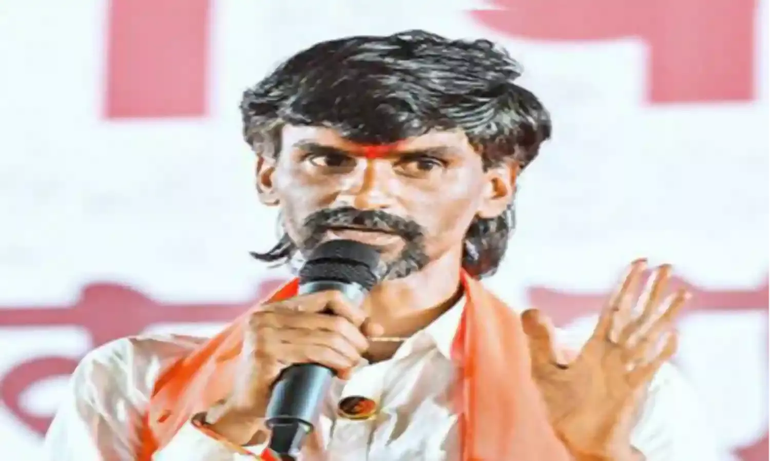 जरांगे ने पूछा सवाल - क्या यह सरकार गुंडे चला रहे हैं, मुख्यमंत्री पर फिर साधा निशाना