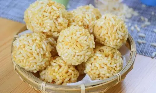 मकर संक्रांति पर बनाना चाहते हैं कुछ डिफरेंट तो ट्राई करें गुड़लैया, मेहमानों का मुंह जरूर कराएं मीठा मकर संक्रांति पर बनाना चाहते हैं कुछ डिफरेंट तो ट्राई करें गुड़लैया, मेहमानों का मुंह जरूर कराएं मीठा