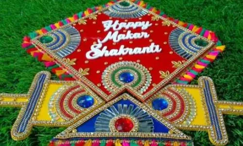 घर की चौखट पर सुंदर-सुंदर रंगोली बनाना न भूलें, इन 10 यूनिक ऑप्शन्स में से चुनें अपनी फेवरेट डिजाइन घर की चौखट पर सुंदर-सुंदर रंगोली बनाना न भूलें, इन 10 यूनिक ऑप्शन्स में से चुनें अपनी फेवरेट डिजाइन