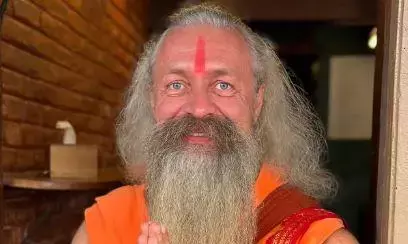 चेहरे पर परशुराम सा तेज, भीम सी कद-काठी, जाने कौन हैं महाकुंभ में वायरल हो रहे मस्कुलर बाबा