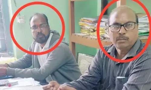 कनेक्शन के लिए किसान से मांगी रिश्वत, 6 हजार लेते उपयंत्री, बाबू ट्रेप