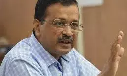 सैफ अली खान के बहाने केजरीवाल ने महाराष्ट्र और केंद्र सरकार पर साधा निशाना