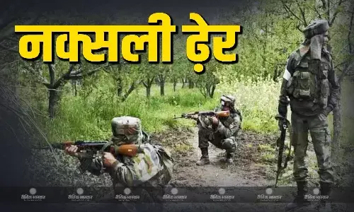 बीजापुर में पुलिस और नक्सलियों के बीच मुठभेड़ जारी, 12 माओवादी हुए ढेर, बढ़ सकता है आंकड़ा