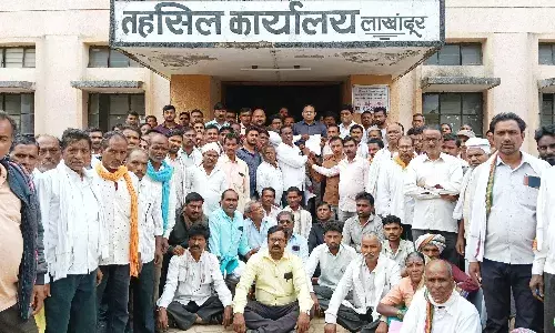 समृध्दि महामार्ग के खिलाफ किसानों ने तहसील कार्यालय पर दी दस्तक