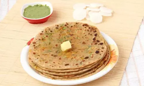 ठंड के मौसम में गरमा-गरम मूली के पराठों का जरूर उठाएं लुत्फ, इस रेसिपी को करेंगे फॉलो तो कभी नहीं फटेंगे पराठे ठंड के मौसम में गरमा-गरम मूली के पराठों का जरूर उठाएं लुत्फ, इस रेसिपी को करेंगे फॉलो तो कभी नहीं फटेंगे पराठे