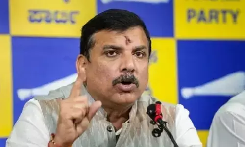 BJP के घोषणापत्र पर हमला बोलने से नहीं चूक रही AAP, अरविंद केजरीवाल बाद अब संजय सिंह ने कसा तंज