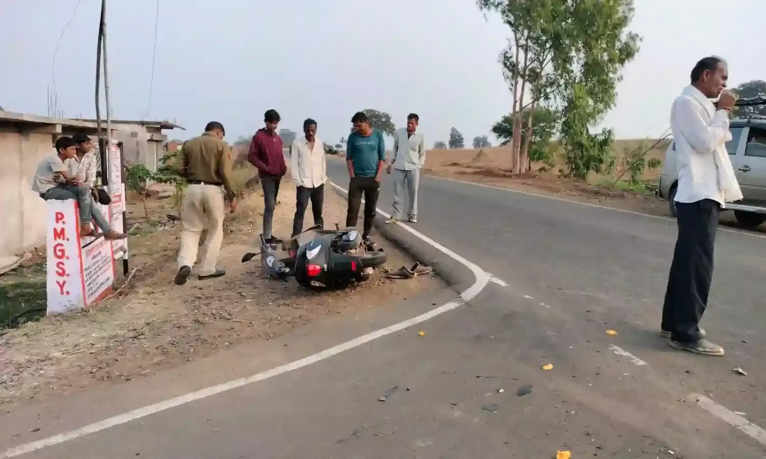 सड़क हादसे में दो लोगों ने गंवाई जान, कुएं में मिला युवक का शव, दमुआ, मोहखेड़ और देहात थाना क्षेत्र की घटनाएं