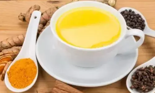 दूध में सिर्फ हल्दी ही नहीं बल्कि काली मिर्च भी करती है बहुत ही ज्यादा फायदा, पेट से संबंधी इस परेशानी से मिल जाएगी बहुत ही ज्यादा शांति