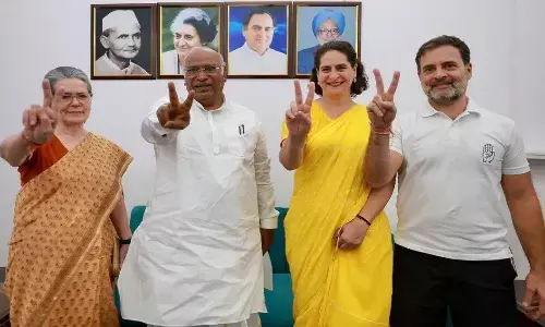 कांग्रेस ने जारी की स्टार प्रचारकों की लिस्ट, सोनिया-राहुल-प्रियंका का नाम शामिल