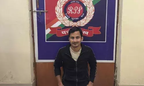 छत्तीसगढ़ में पकड़ाया हमलावर, दुर्ग में आरपीएफ ने किया गिरफ्तार, पूछताछ जारी छत्तीसगढ़ में पकड़ाया हमलावर, दुर्ग में आरपीएफ ने किया गिरफ्तार, पूछताछ जारी