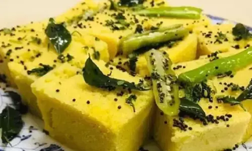 घर पर बनाना चाहते हैं टेस्टी और हेल्दी स्नैक, तो इस ढोकले की रेसिपी को करें ट्राई, सब लोग हो जाएंगे खुश