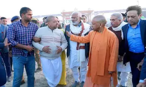 महाकुंभ में भीषण आग को लेकर पीएम मोदी ने सीएम योगी से फोन पर की बात, 25 टेंट हुए जलकर खाक, 3 सिलेंडर भी फटे, जानें अब कैसे हैं हालात महाकुंभ में भीषण आग को लेकर पीएम मोदी ने सीएम योगी से फोन पर की बात, 25 टेंट हुए जलकर खाक, 3 सिलेंडर भी फटे, जानें अब कैसे हैं हालात