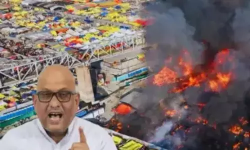 महाकुंभ अग्निकांड पर गरमाई सियासत, कांग्रेस अध्यक्ष ने योगी सरकार पर साधा निशाना, कहा - इतने बड़े धार्मिक आयोजन को इवेंट बना दिया