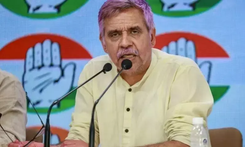 केजरीवाल मुफ्तखोरी के अलावा कुछ नहीं कर सकता, डोर-टू-डोर कैंपेन के दौरान बोले कांग्रेस उम्मीदवार संदीप दीक्षित