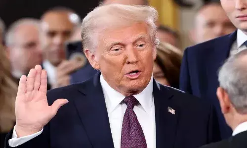 शपथ के बाद राष्ट्रपति डोनाल्ड ट्रंप ने कहा- अमेरिका का स्वर्ण युग अभी से शुरू, कैपिटल हिल में कई दिग्गज रहे मौजूद शपथ के बाद राष्ट्रपति डोनाल्ड ट्रंप ने कहा- अमेरिका का स्वर्ण युग अभी से शुरू, कैपिटल हिल में कई दिग्गज रहे मौजूद