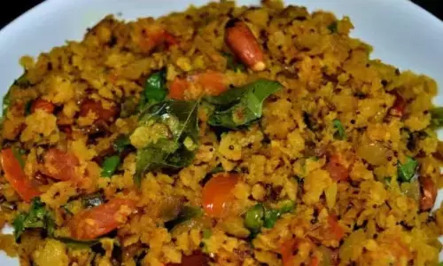 बची हुई रोटियों से बनाएं टेस्टी और चटपटा नाश्ता, परिवार का दिल हो जाएगा खुश बची हुई रोटियों से बनाएं टेस्टी और चटपटा नाश्ता, परिवार का दिल हो जाएगा खुश