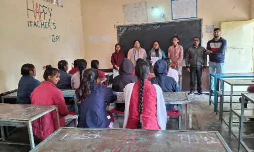 कन्या महाविद्यालय द्वारा चलाया गया कालेज चलो अभियान