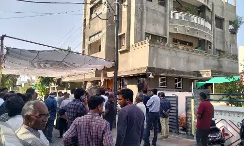 अमरावती में कार की स्टेयरिंग लॉक होने से व्यवसायी जयस्वाल की मौत