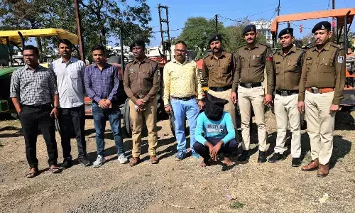 युवाओं को झांसा देकर २१ टै्रक्टर फायनेंस कराने वाले आरोपी गिरफ्तार, चार टै्रक्टर जब्त, बाकी टै्रक्टर की तलाश जारी