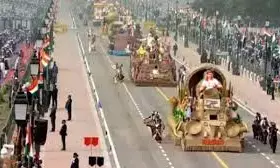 गणतंत्र दिवस परेड - मध्य प्रदेश की झांकी में चीता-द प्राइड ऑफ़ इंडिया की थीम