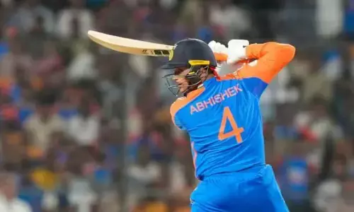 गुरु गुड़ रह गया चेला चीनी बन गया, अभिषेक ने तोड़ा युवी का एक खास रिकॉर्ड, बन गए इंग्लैंड के खिलाफ सबसे ज्यादा छक्का लगाने वाले भारतीय बल्लेबाज गुरु गुड़ रह गया चेला चीनी बन गया, अभिषेक ने तोड़ा युवी का एक खास रिकॉर्ड, बन गए इंग्लैंड के खिलाफ सबसे ज्यादा छक्का लगाने वाले भारतीय बल्लेबाज