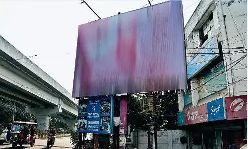 इलाहाबाद बैंक चौक के जिस यूनिपोल से रॉड गिरने से हुई वृद्ध की दर्दनाक मौत