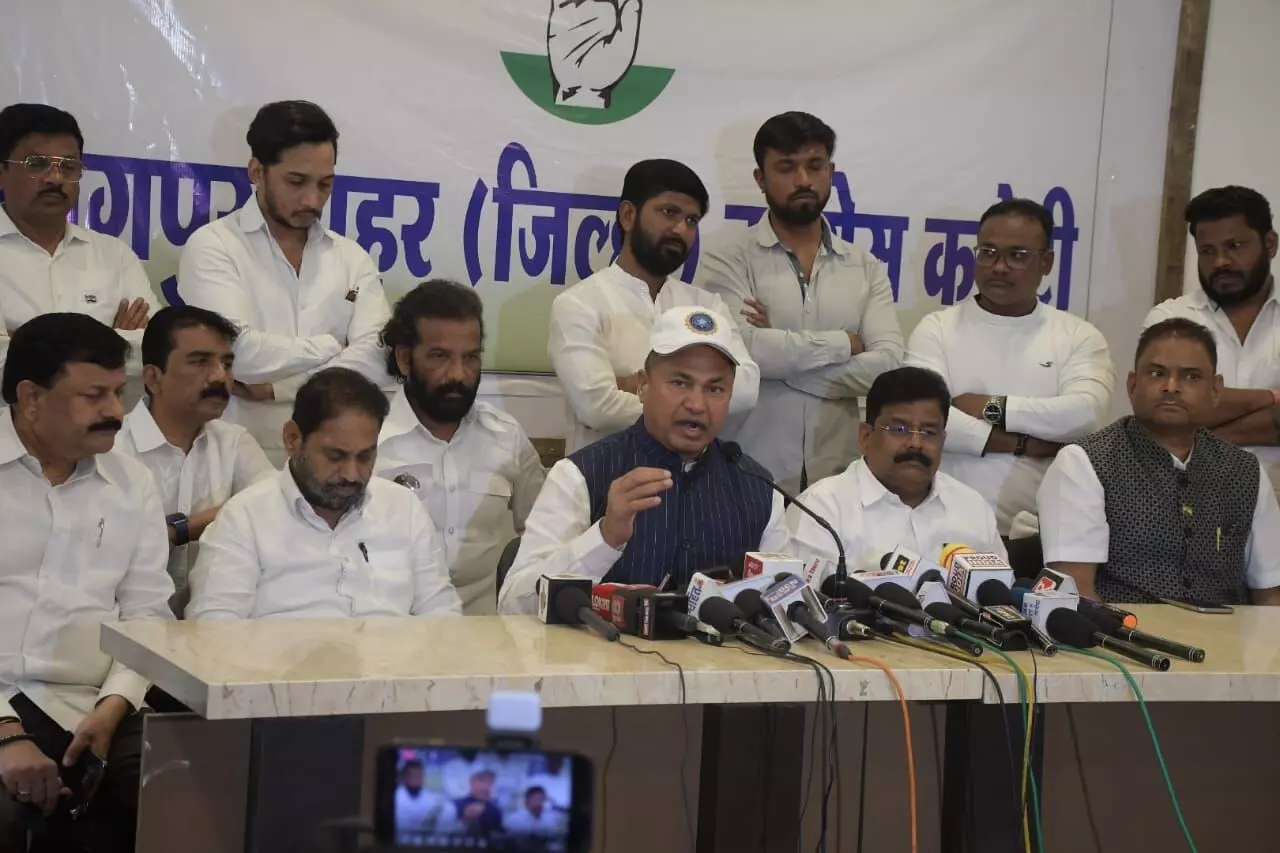 घुसपैठ पर कांग्रेस का सवाल,बांग्लादेशियों को केंद्र सरकार ले आयी क्या घुसपैठ पर कांग्रेस का सवाल,बांग्लादेशियों को केंद्र सरकार ले आयी क्या