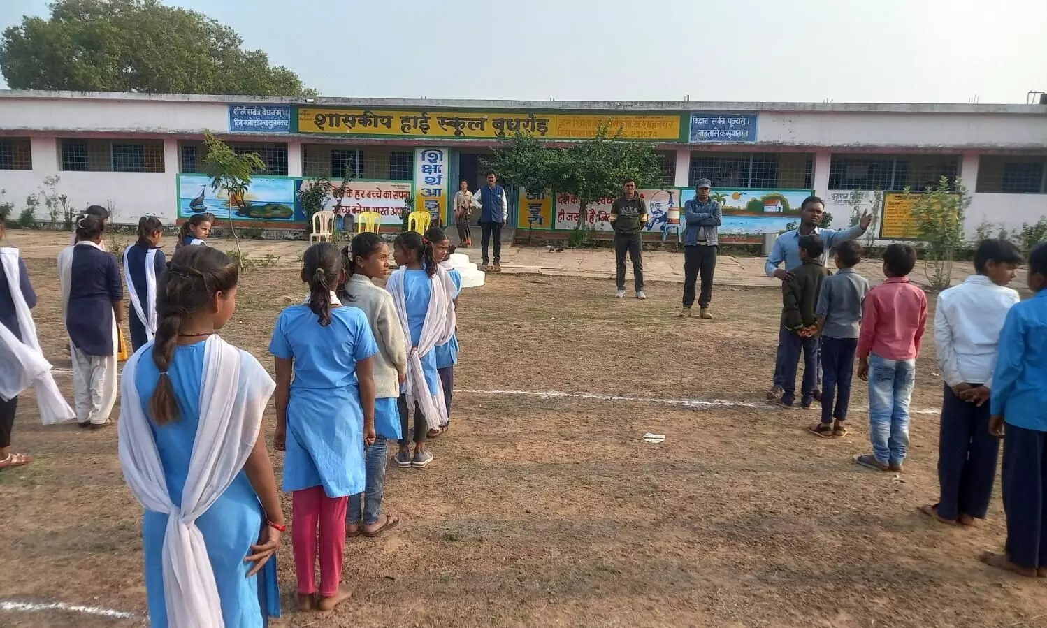 दो साल से विद्यालय का भृत्य अटैच, हाई स्कूल बुधरौड की व्यवस्थायें प्रभावित दो साल से विद्यालय का भृत्य अटैच, हाई स्कूल बुधरौड की व्यवस्थायें प्रभावित