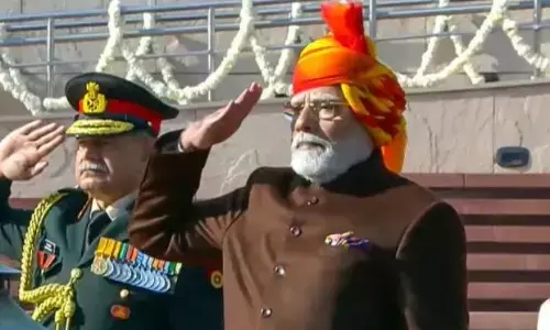 गणतंत्र दिवस पर पीएम मोदी दिखे शानदार लुक में, जानें क्या है उनके लुक में खास बात! गणतंत्र दिवस पर पीएम मोदी दिखे शानदार लुक में, जानें क्या है उनके लुक में खास बात!