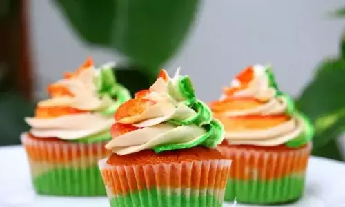 रात के खाने के बाद इस गणतंत्र दिवस बना लें अपने बच्चों के लिए तिरंगा कप केक, खाकर सब लोग  हो जाएंगे खुश