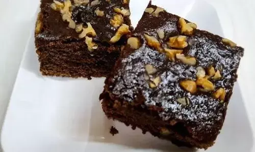 घर पर बनाना चाहते हैं बिना अंडे की ब्राउनी, तो अपनाएं इस रेसिपी, बिल्कुल टेस्टी और फ्लफी बनेंगी ब्राउनी घर पर बनाना चाहते हैं बिना अंडे की ब्राउनी, तो अपनाएं इस रेसिपी, बिल्कुल टेस्टी और फ्लफी बनेंगी ब्राउनी