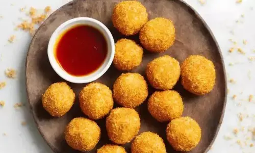 ठंड में गरमा-गरम चीज बॉल्स का लें मजा, फॉलो करें ये सिंपल रेसिपी, बच्चे बाहर जाकर खाना भूल ही जाएंगे ठंड में गरमा-गरम चीज बॉल्स का लें मजा, फॉलो करें ये सिंपल रेसिपी, बच्चे बाहर जाकर खाना भूल ही जाएंगे