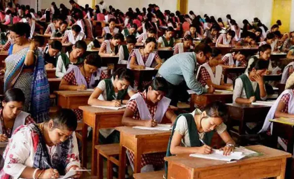 10वीं-12वीं की परीक्षा में बदलाव, परीक्षा केंद्रों पर स्कूल संचालक और पर्यवेक्षक नहीं होंगे 10वीं-12वीं की परीक्षा में बदलाव, परीक्षा केंद्रों पर स्कूल संचालक और पर्यवेक्षक नहीं होंगे