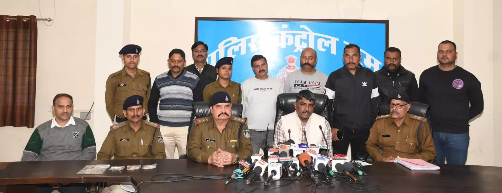 पुलिस वाला बनकर महिलाओं से ठगी करने वाला गिरोह महाराष्ट्र का निकला पुलिस वाला बनकर महिलाओं से ठगी करने वाला गिरोह महाराष्ट्र का निकला