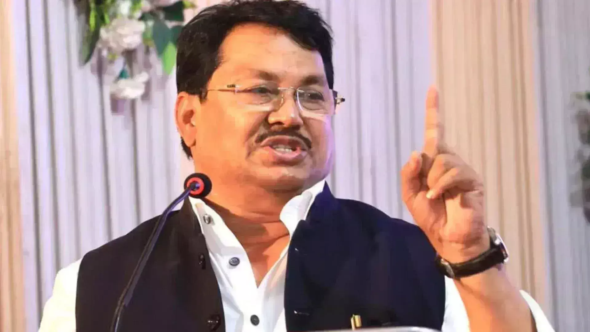 महायुति को पराजय का भय, इसलिए करा रहे मनपा चुनाव का इंतजार - वडेट्टीवार महायुति को पराजय का भय, इसलिए करा रहे मनपा चुनाव का इंतजार - वडेट्टीवार