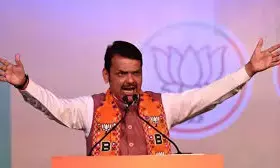 मुगलों की तरह ही दिल्ली को लूटा, आप - कांग्रेस एक ही थाली के चट्टे-बट्टे