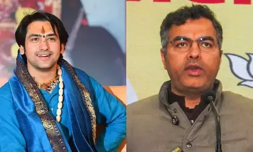 पंडित धीरेंद्र शास्त्री ने BJP उम्मीदवार प्रवेश वर्मा के समर्थन में की रैली, कहा - कुछ लोग मंदिर को छोड़कर मस्जिद में... पंडित धीरेंद्र शास्त्री ने BJP उम्मीदवार प्रवेश वर्मा के समर्थन में की रैली, कहा - कुछ लोग मंदिर को छोड़कर मस्जिद में...