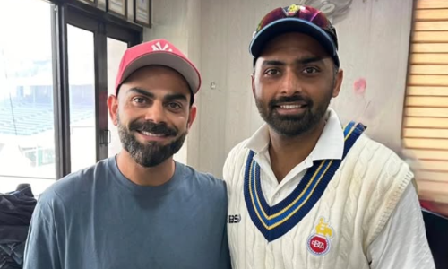 मैच के अलावा कोहली ने जीता दिल्ली के हीरो का दिल, गेम के बाद गिफ्ट में दी एक खास चीज