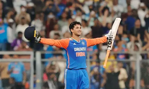 धमाकेदार बल्लेबाजी के बदौलत अभिषेक ने डिकॉक को पछाड़ा, वानखेड़े में बना डाले दर्जनो रिकॉर्ड्स धमाकेदार बल्लेबाजी के बदौलत अभिषेक ने डिकॉक को पछाड़ा, वानखेड़े में बना डाले दर्जनो रिकॉर्ड्स