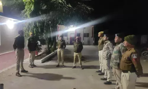 ११९ वारंटियों को दबोचा, १८० बदमाशों से की पूछताछ ११९ वारंटियों को दबोचा, १८० बदमाशों से की पूछताछ