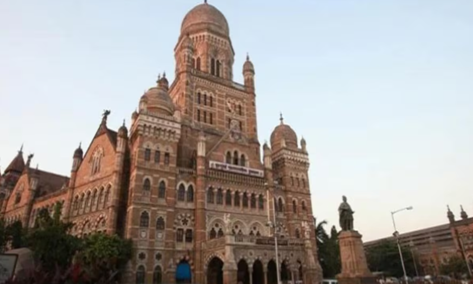 बीएमसी का सालाना बजट 74,427 करोड़ रुपए के पार, आयुक्त गगरानी ने किया पेश बीएमसी का सालाना बजट 74,427 करोड़ रुपए के पार, आयुक्त गगरानी ने किया पेश