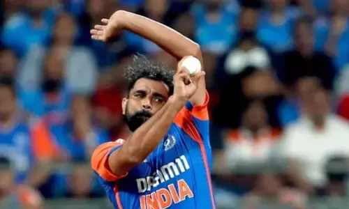 नागपुर में इतिहास रच सकते हैं मोहम्मद शमी, अगर चटका दिए 5 विकेट तो स्टार्क को पछाड़ बन जाएंगे सबसे तेज ये उपलब्धि हासिल करने वाले खिलाड़ी नागपुर में इतिहास रच सकते हैं मोहम्मद शमी, अगर चटका दिए 5 विकेट तो स्टार्क को पछाड़ बन जाएंगे सबसे तेज ये उपलब्धि हासिल करने वाले खिलाड़ी