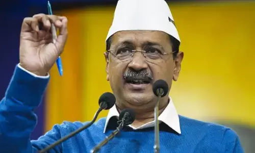 अरविंद केजरीवाल ने EC से की शिकायत, कहा - आज रात लोगों की ऊंगली पर...