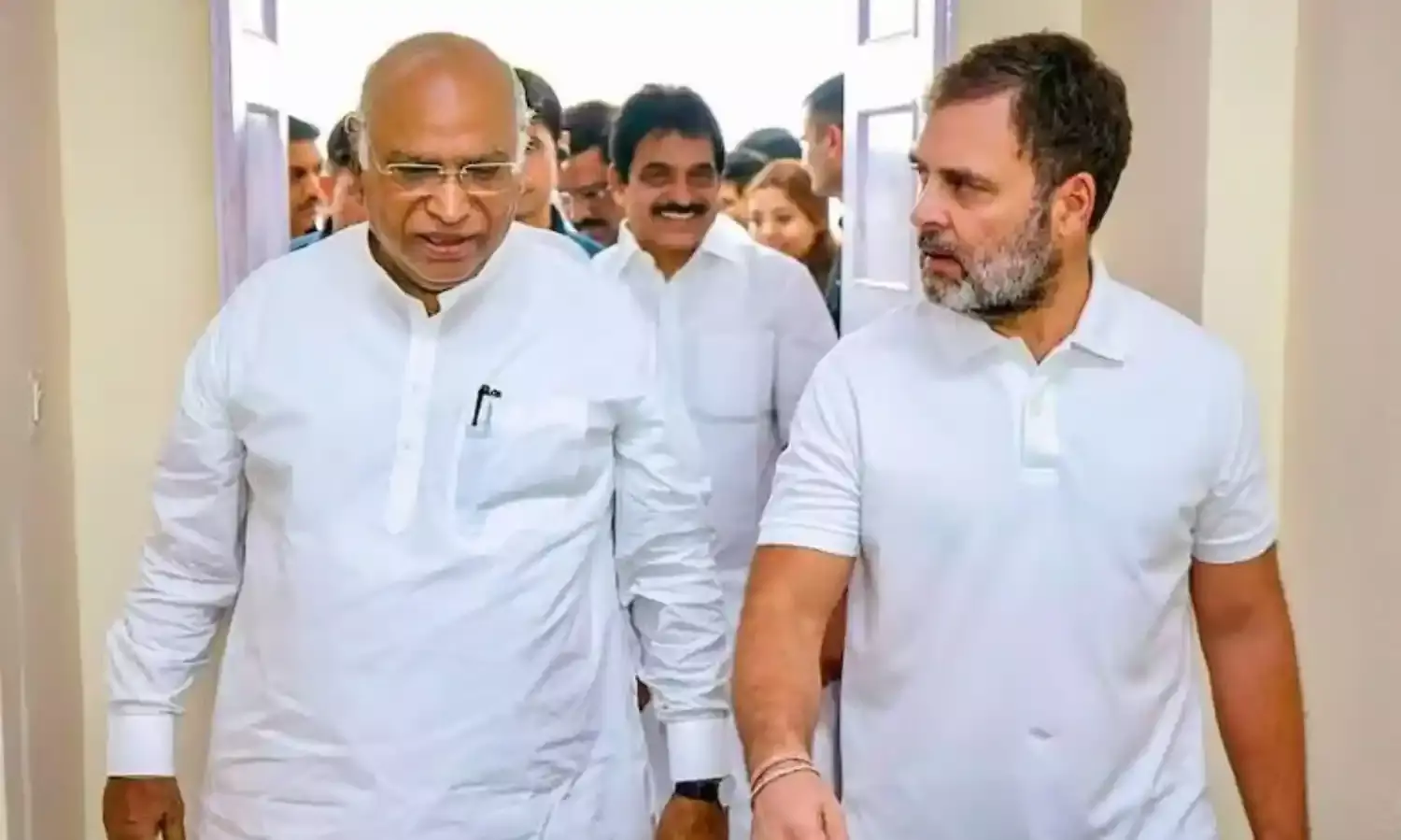 एग्जिट पोल में कांग्रेस का बुरा हाल, केवल एक पोल में पार्टी को मिल रही 3 सीटें