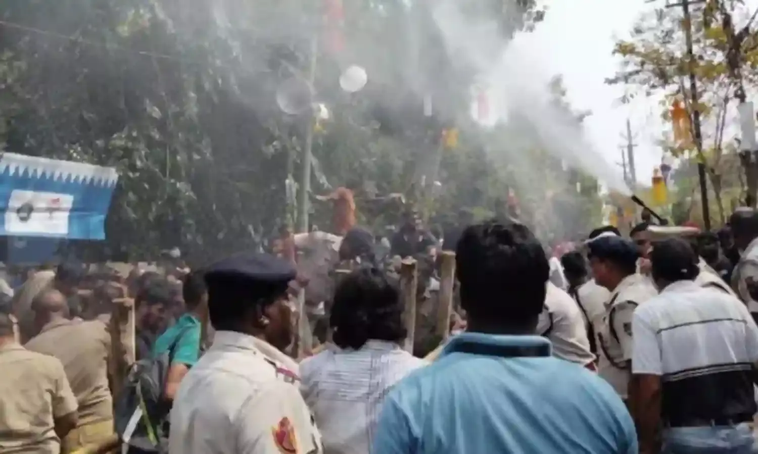 Ro-Ko को देखने के लिए बावले हुए फैंस, दूसरे वनडे के टिकट खरीदने के दौरान मची अफरा-तफरी, कई लोग हुए घायल